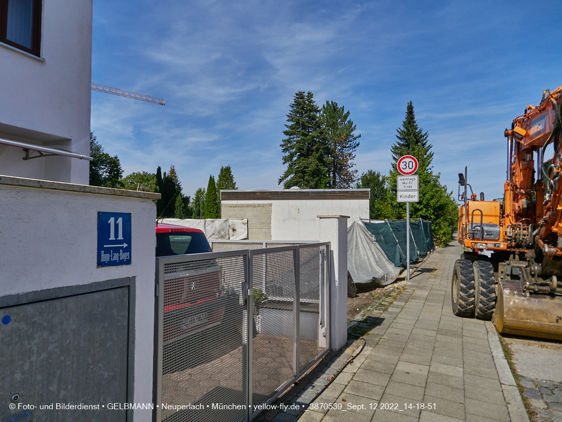 12.09.2022 - Baustelle an der Niederalmstraße 16 und Hugo-Lang-Bogen 13 in Neuperlach-Trudering